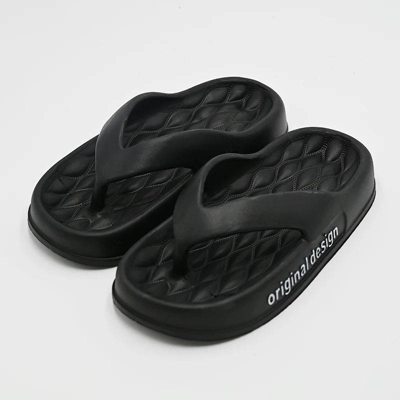 Como os flip-flops combinam conforto, estilo e versatilidade cotidiana?